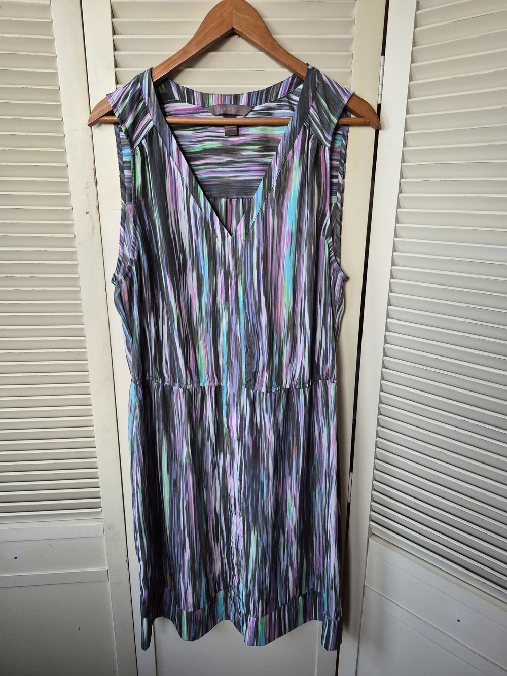 Fynn & Rose Sleeveless V-Neck Dress Size 16